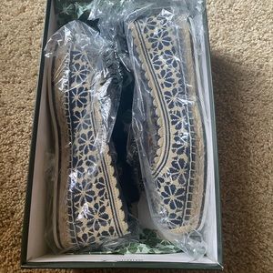 The Cutest Kate Spade Knottingham Floral Knit Espadrilles Size 8.5B, Navy/Cream